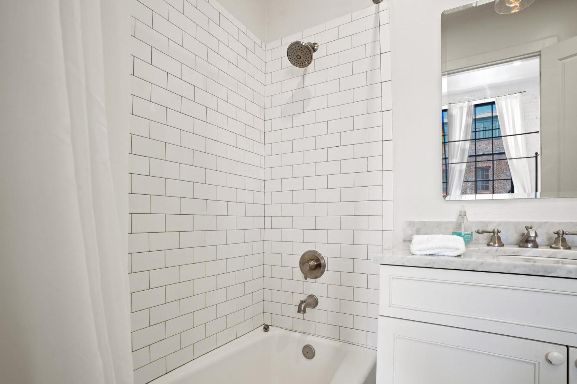 Hotel 4Br Gem On Gravier Close To Dining & Souvenirs New Orleans Esterno foto